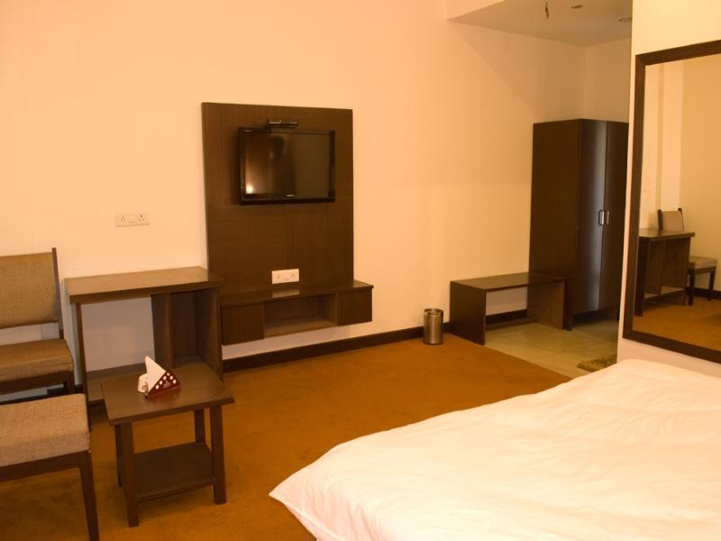 Click Hotel Kohinoor, Лудяна Екстериор снимка