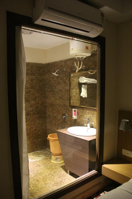 Click Hotel Kohinoor, Лудяна Екстериор снимка