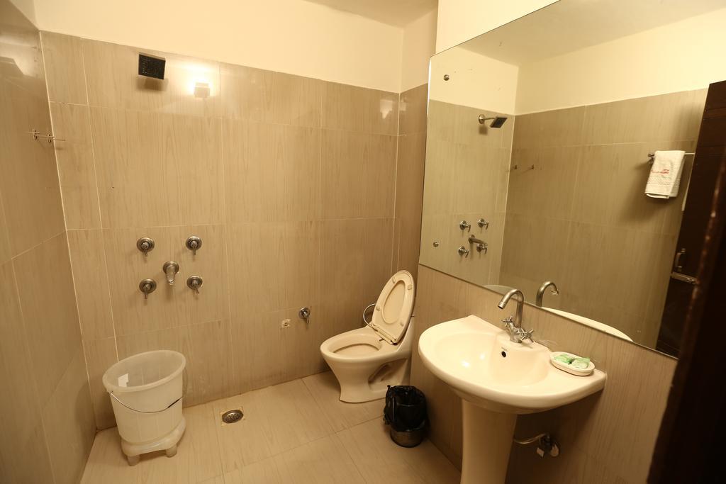 Click Hotel Kohinoor, Лудяна Екстериор снимка