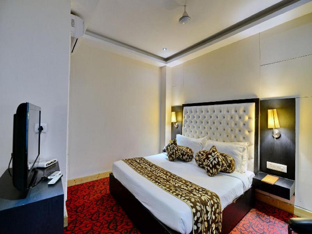 Click Hotel Kohinoor, Лудяна Екстериор снимка