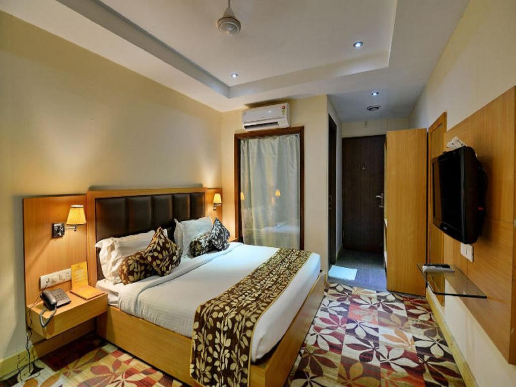 Click Hotel Kohinoor, Лудяна Екстериор снимка