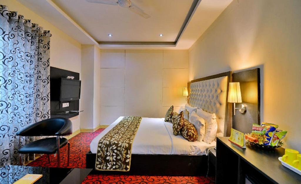 Click Hotel Kohinoor, Лудяна Екстериор снимка